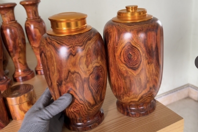 hộp đựng trà nắp đồng gỗ sưa vân tuyển chọn ms124